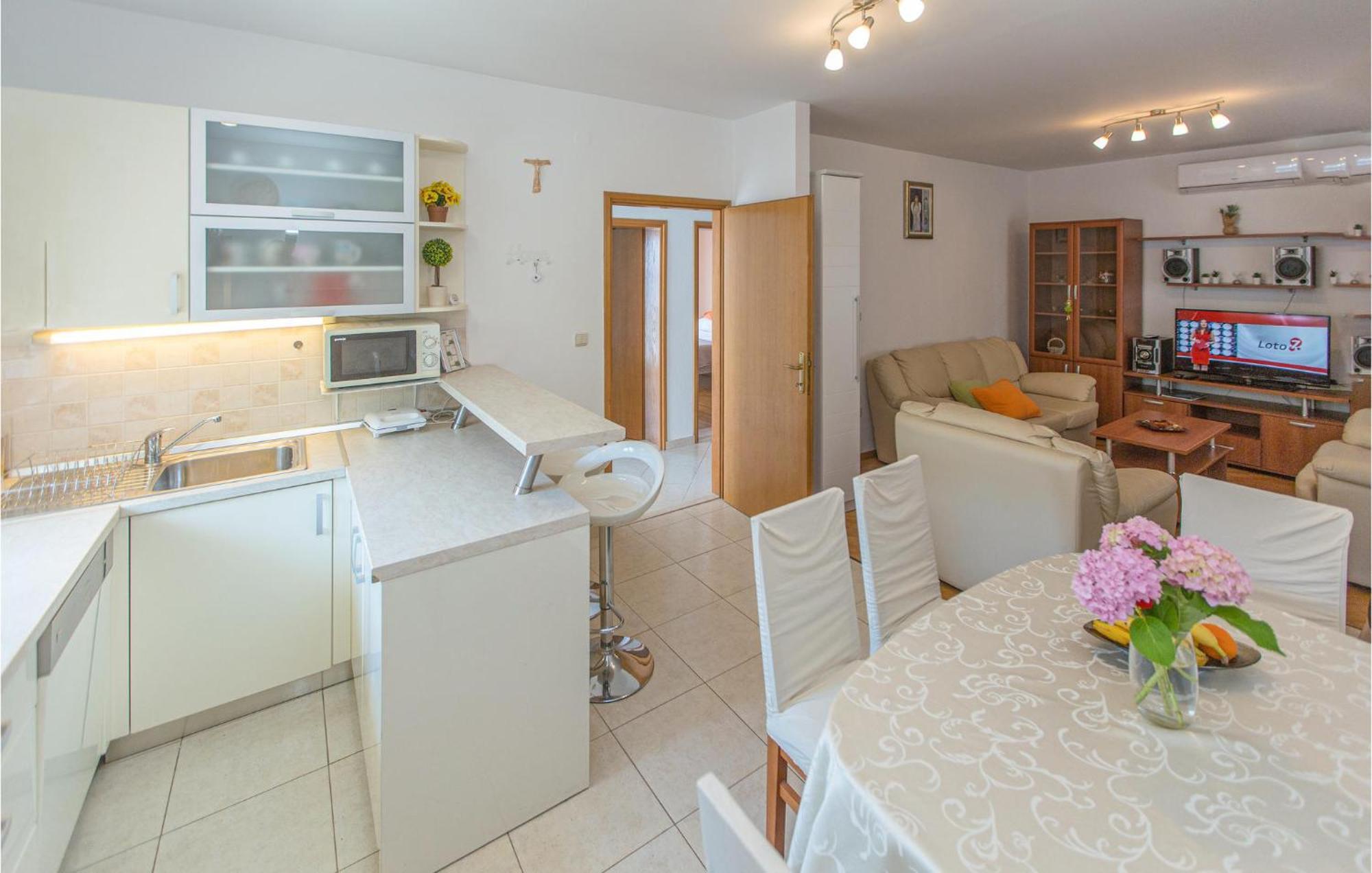 3 Bedroom Lovely Home In Plat Mlini Eksteriør bilde